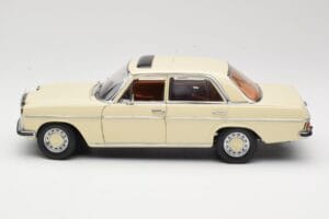 Mercedes W115 Strich 8 Crem Sun Star 1:18 4581 Metal - imaginea 4 din 8