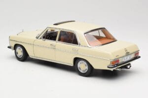 Mercedes W115 Strich 8 Crem Sun Star 1:18 4581 Metal - imaginea 7 din 8
