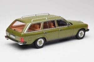 Mercedes W123 200T Cypress Verde BoS Models 1:18 BOS008 Metal - imaginea 2 din 6