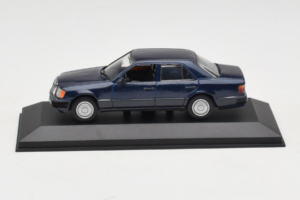 Mercedes W124 Albastru Închis Minichamps 1:43 MB006 Metal