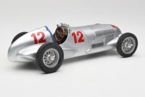 Mercedes W125 #12 R. Caracciola Grand Prix 1937 CMC 1:18 M-052 Metal - imaginea 2 din 6