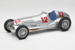 Mercedes W125 #12 R. Caracciola Grand Prix 1937 CMC 1:18 M-052 Metal