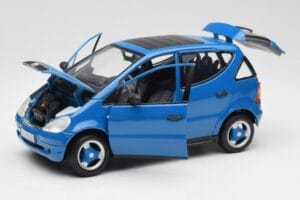 Mercedes A-Class W168 Azure Albastru Maisto 1:18 50311 Metal - imaginea 2 din 8