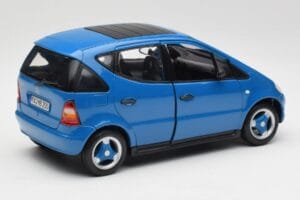 Mercedes A-Class W168 Azure Albastru Maisto 1:18 50311 Metal - imaginea 3 din 8