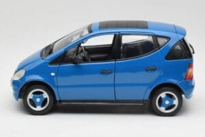 Mercedes A-Class W168 Azure Albastru Maisto 1:18 50311 Metal - imaginea 4 din 8