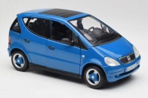 Mercedes A-Class W168 Azure Albastru Maisto 1:18 50311 Metal - imaginea 6 din 8