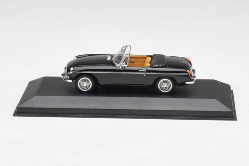 MGB Cabriolet Negru Minichamps 1:43 430131030 Metal