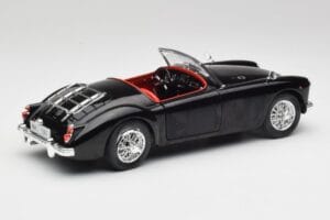 MGA English Roadster Negru Revell 1:18 84559091 Metal - imaginea 3 din 8
