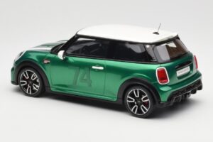 MINI Cooper F56 JCW British Racing Verde Otto 1:18 OT1098 Rășină - imaginea 5 din 6