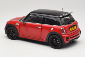 Mini Cooper John Cooper Works R56 Roșu & Negru Kyosho 1:18 80430419909 Metal - imaginea 7 din 8