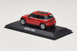 Mini Cooper Roșu Minichamps 1:43 MINI010 Metal - imaginea 3 din 4