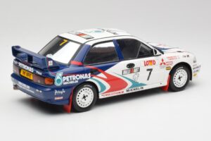 Mitsubishi Lancer Evo 3 Group A #4 T. Makinen / S. Harjanne Rally Australia 1996 Otto 1:18 OT475 Rășină - imaginea 2 din 6