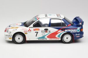 Mitsubishi Lancer Evo 3 Group A #4 T. Makinen / S. Harjanne Rally Australia 1996 Otto 1:18 OT475 Rășină - imaginea 3 din 6