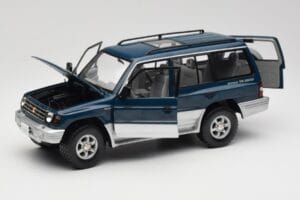 Mitsubishi Pajero V20 LWB Albastru & Argintiu Sun Star 1:18 1212 Metal - imaginea 2 din 8