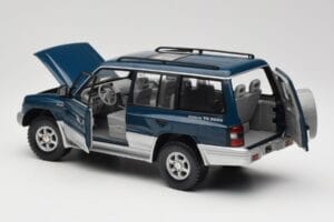 Mitsubishi Pajero V20 LWB Albastru & Argintiu Sun Star 1:18 1212 Metal - imaginea 5 din 8