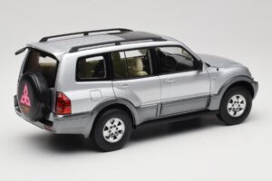 Mitsubishi Pajero V73 Albastru YC Model 1:18 241218040102010209 Metal - imaginea 3 din 8