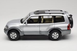 Mitsubishi Pajero V73 Albastru YC Model 1:18 241218040102010209 Metal - imaginea 4 din 8