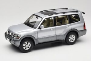 Mitsubishi Pajero V73 Albastru YC Model 1:18 241218040102010209 Metal