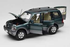 Mitsubishi Pajero V73 Verde YC Model 1:18 241218040101010215 Metal - imaginea 2 din 8