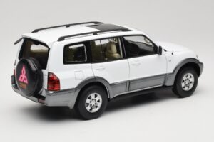 Mitsubishi Pajero V73 Alb YC Model 1:18 241218040103010206 Metal - imaginea 3 din 8