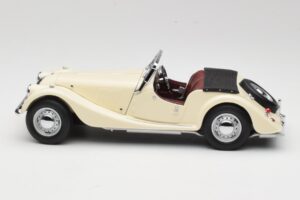 Morgan 4/4 Series II Alb Kyosho 1:18 08111W Metal - imaginea 4 din 8