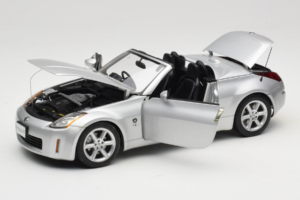 Nissan Fairlady Z Z33 Roadster Diamond Silver AUTOart 1:18 77376 Metal - imaginea 2 din 8