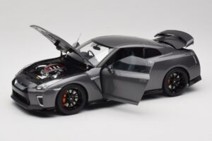 Nissan GT-R R35 Track Edition NISMO Gun Metallic MotorHelix 1:18 M83507 Metal - imaginea 2 din 8