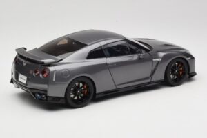 Nissan GT-R R35 Track Edition NISMO Gun Metallic MotorHelix 1:18 M83507 Metal - imaginea 3 din 8