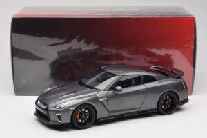 Nissan GT-R R35 Track Edition NISMO Gun Metallic MotorHelix 1:18 M83507 Metal - imaginea 8 din 8
