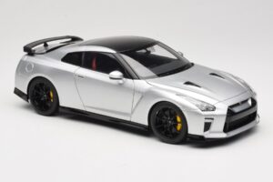 Nissan GT-R R35 Track Edition NISMO T-Spec Ultimate Metal Silver MotorHelix 1:18 M83517 Metal - imaginea 6 din 8