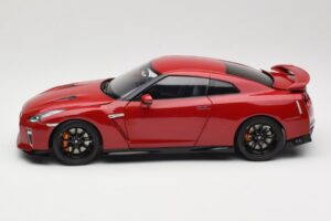 Nissan GT-R R35 Track Edition NISMO Vibrant Red MotorHelix 1:18 M83511 Metal - imaginea 4 din 8