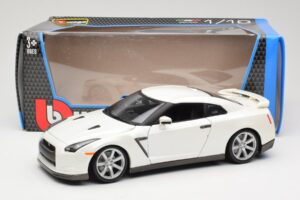 Nissan GT-R R35 Alb Bburago 1:18 18-12079 Metal - imaginea 8 din 8