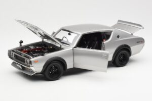Nissan Skyline 2000 GT-R KPGC110 Argintiu Kyosho 1:18 08255S Metal - imaginea 2 din 8