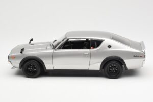 Nissan Skyline 2000 GT-R KPGC110 Argintiu Kyosho 1:18 08255S Metal - imaginea 4 din 8