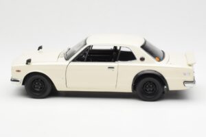 Nissan Skyline 2000 GT-R KPGC110 Alb Kyosho 1:18 08127W Metal - imaginea 4 din 8