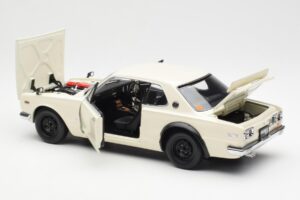 Nissan Skyline 2000 GT-R KPGC110 Alb Kyosho 1:18 08127W Metal - imaginea 5 din 8