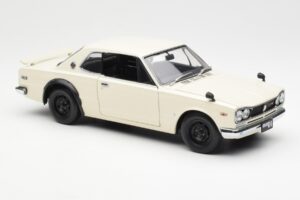 Nissan Skyline 2000 GT-R KPGC110 Alb Kyosho 1:18 08127W Metal - imaginea 6 din 8