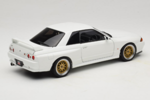 Nissan Skyline GT-R R32 V-Spec II Tuned Crystal White AUTOart 1:18 77416 Metal - imaginea 3 din 8