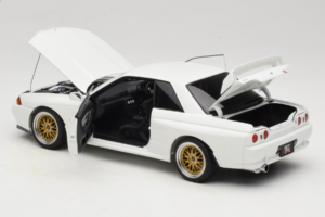 Nissan Skyline GT-R R32 V-Spec II Tuned Crystal White AUTOart 1:18 77416 Metal - imaginea 5 din 8
