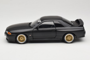 Nissan Skyline GT-R R32 V-Spec II Tuned Version Matt Black AUTOart 1:18 77418 Metal - imaginea 4 din 8