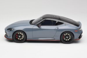 Nissan Z RZ34 NISMO Stealth Gri GT Spirit 1:18 GT484 Rășină - imaginea 3 din 6