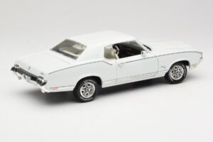 Oldsmobile Cutlass SX Alb ERTL 1:18 33775 Metal - imaginea 3 din 8
