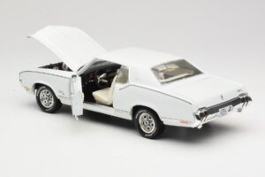 Oldsmobile Cutlass SX Alb ERTL 1:18 33775 Metal - imaginea 5 din 8