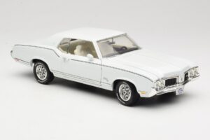 Oldsmobile Cutlass SX Alb ERTL 1:18 33775 Metal - imaginea 6 din 8