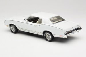 Oldsmobile Cutlass SX Alb ERTL 1:18 33775 Metal - imaginea 7 din 8
