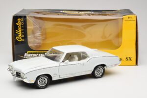 Oldsmobile Cutlass SX Alb ERTL 1:18 33775 Metal - imaginea 8 din 8