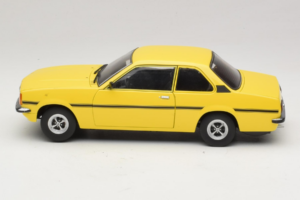 Opel Ascona B SR Galben Față Zgâriată Sun Star 1:18 5384 Metal - imaginea 5 din 9