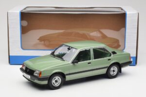 Opel Ascona C Metallic Light Green MCG 1:18 MCG18458 Metal - imaginea 6 din 6