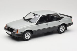 Opel Ascona C SR Argintiu MCG 1:18 MCG18460 Metal