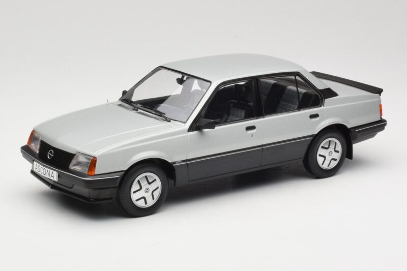 Opel Ascona C SR Argintiu MCG 1:18 MCG18460 Metal